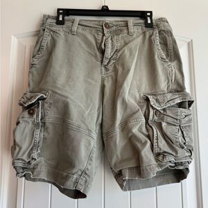 American Eagle Outfitters Men's Extreme Flex Shorts in Olive